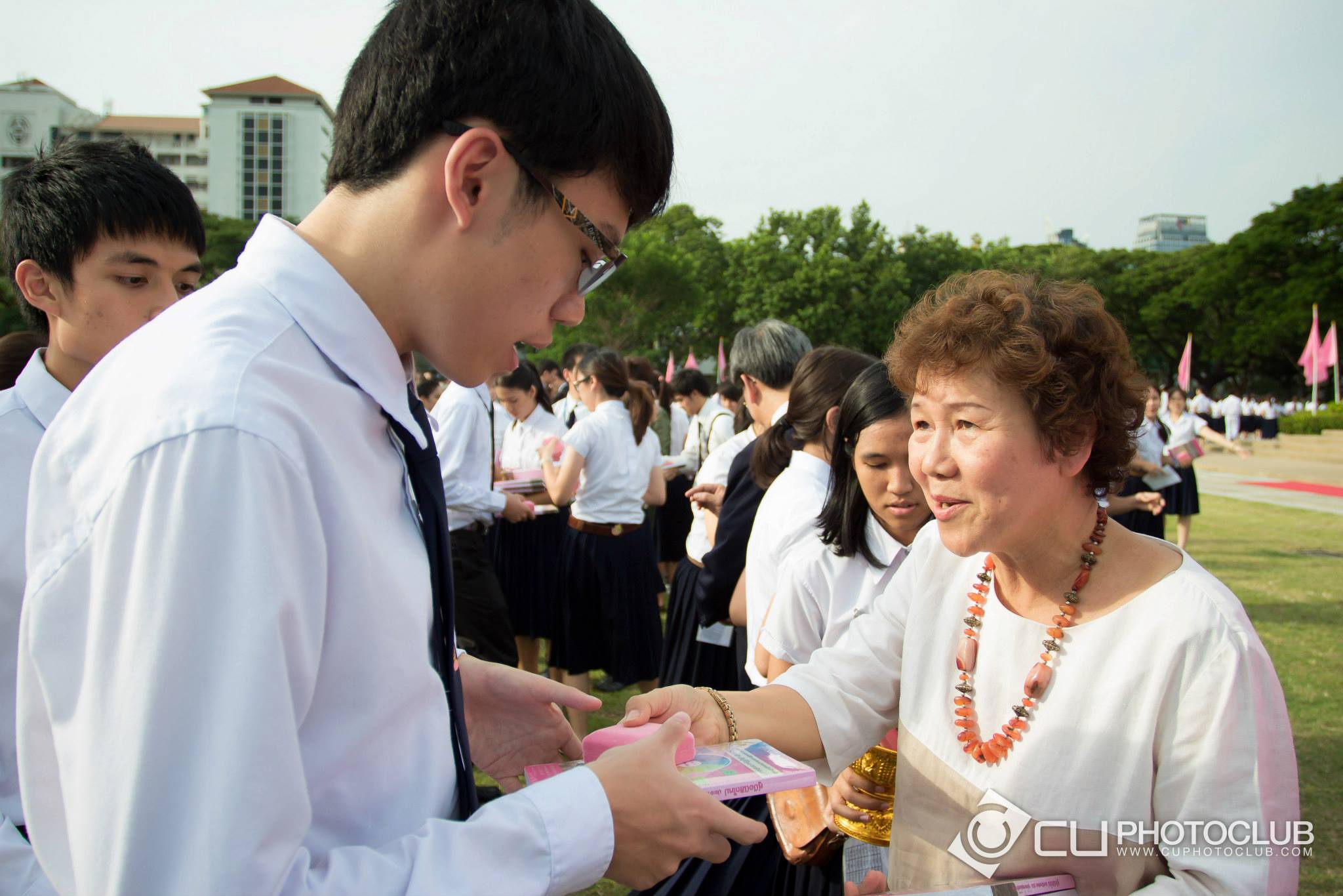 พิธีปฐมนิเทศและถวายสัตย์
นิสิตใหม่ 56