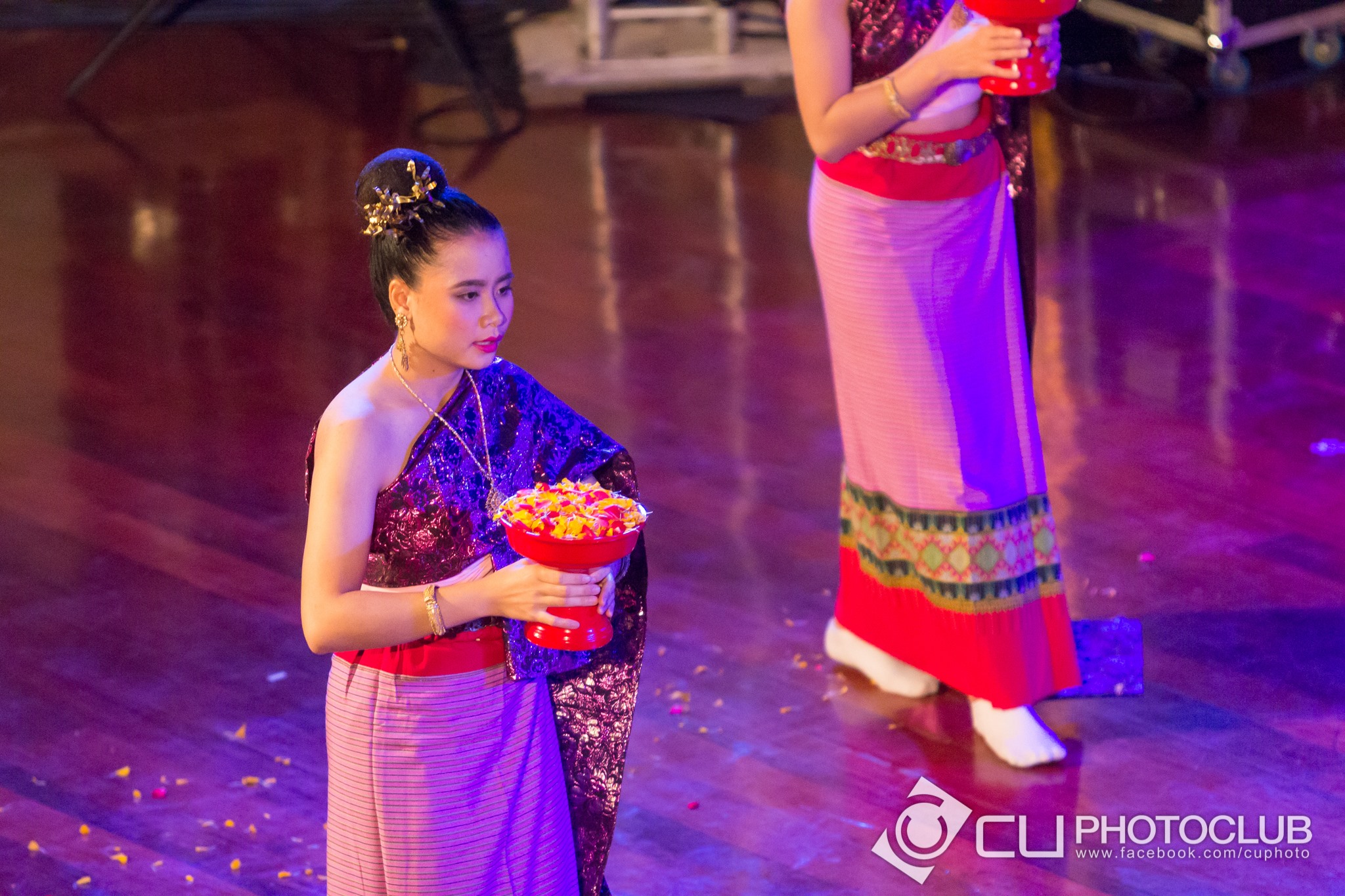 สืบปณิธาน ประสานไทย