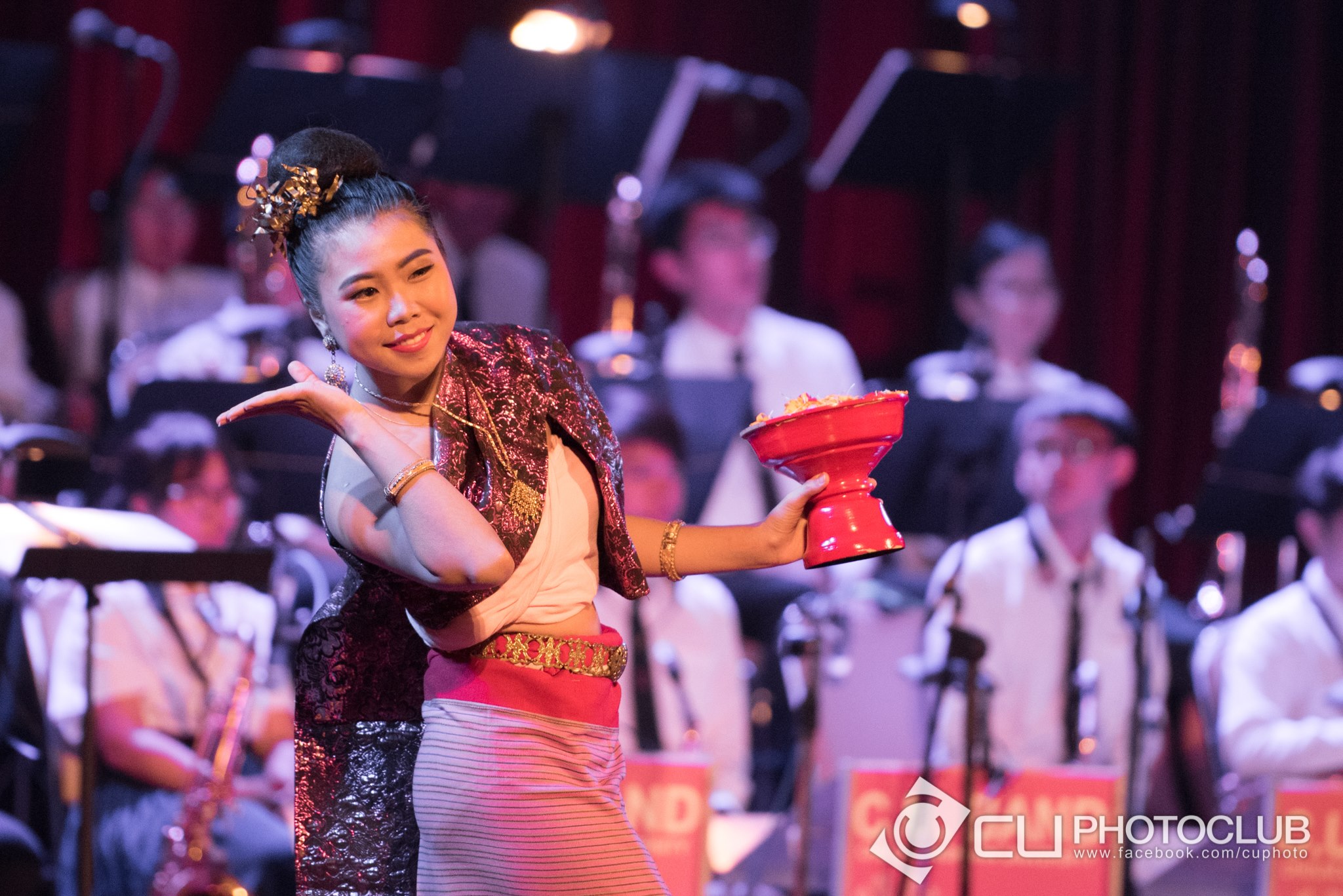 สืบปณิธาน ประสานไทย