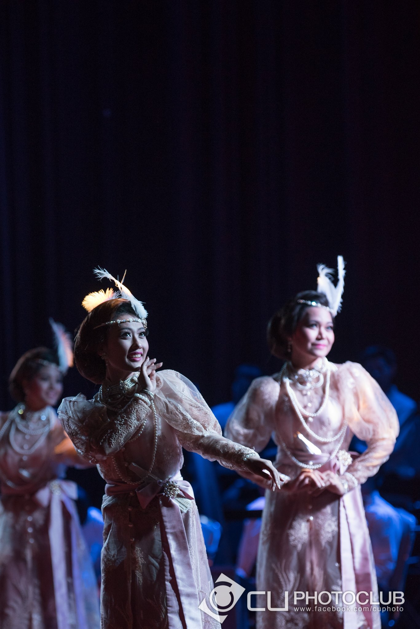 สืบปณิธาน ประสานไทย