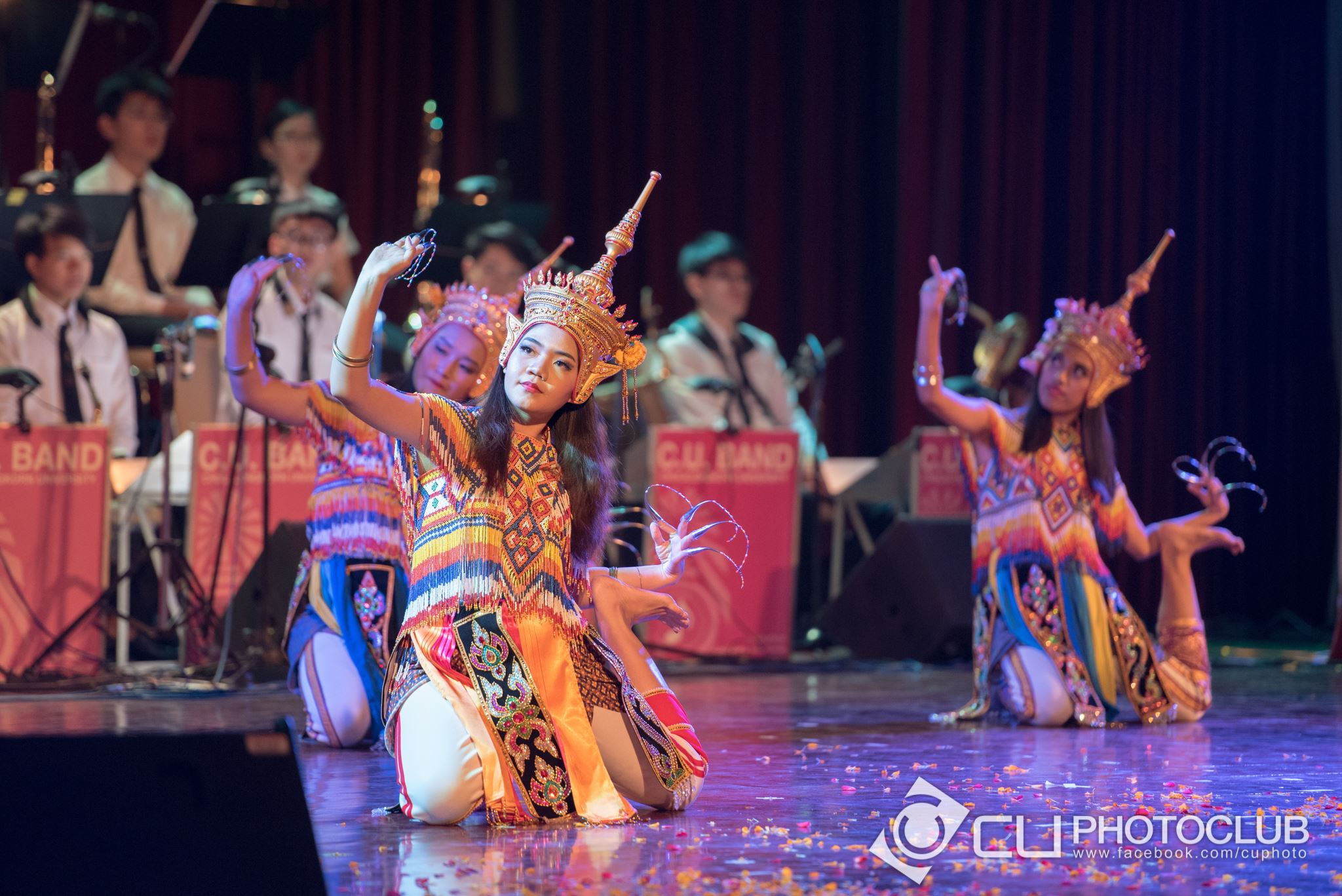 สืบปณิธาน ประสานไทย