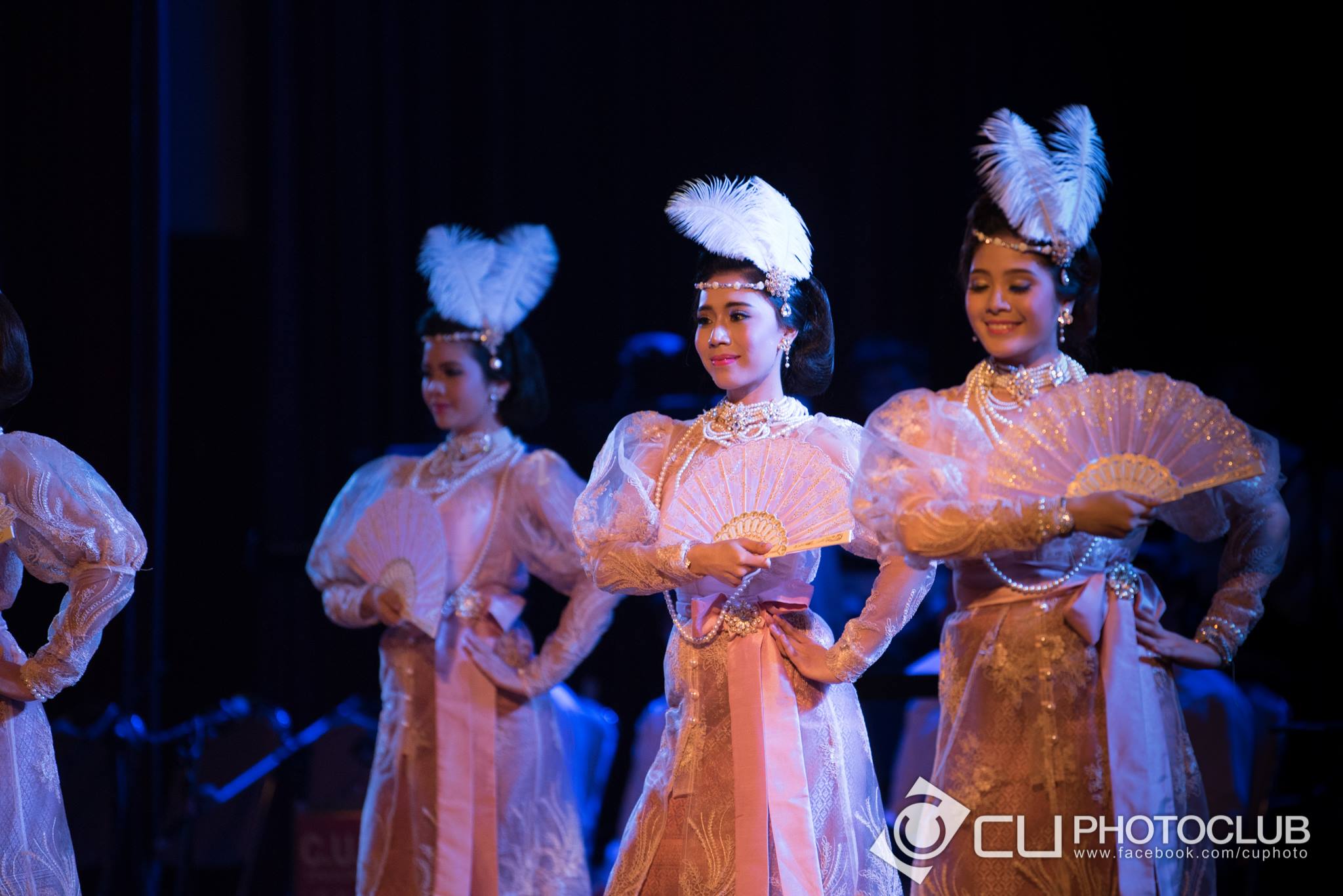 สืบปณิธาน ประสานไทย