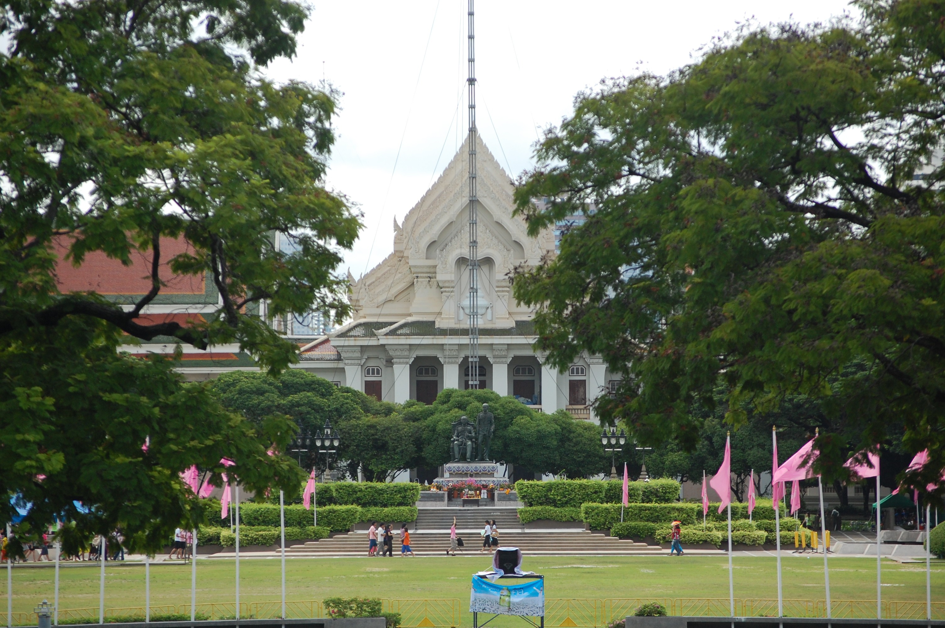 รับน้องเก้าใหม่
2009
