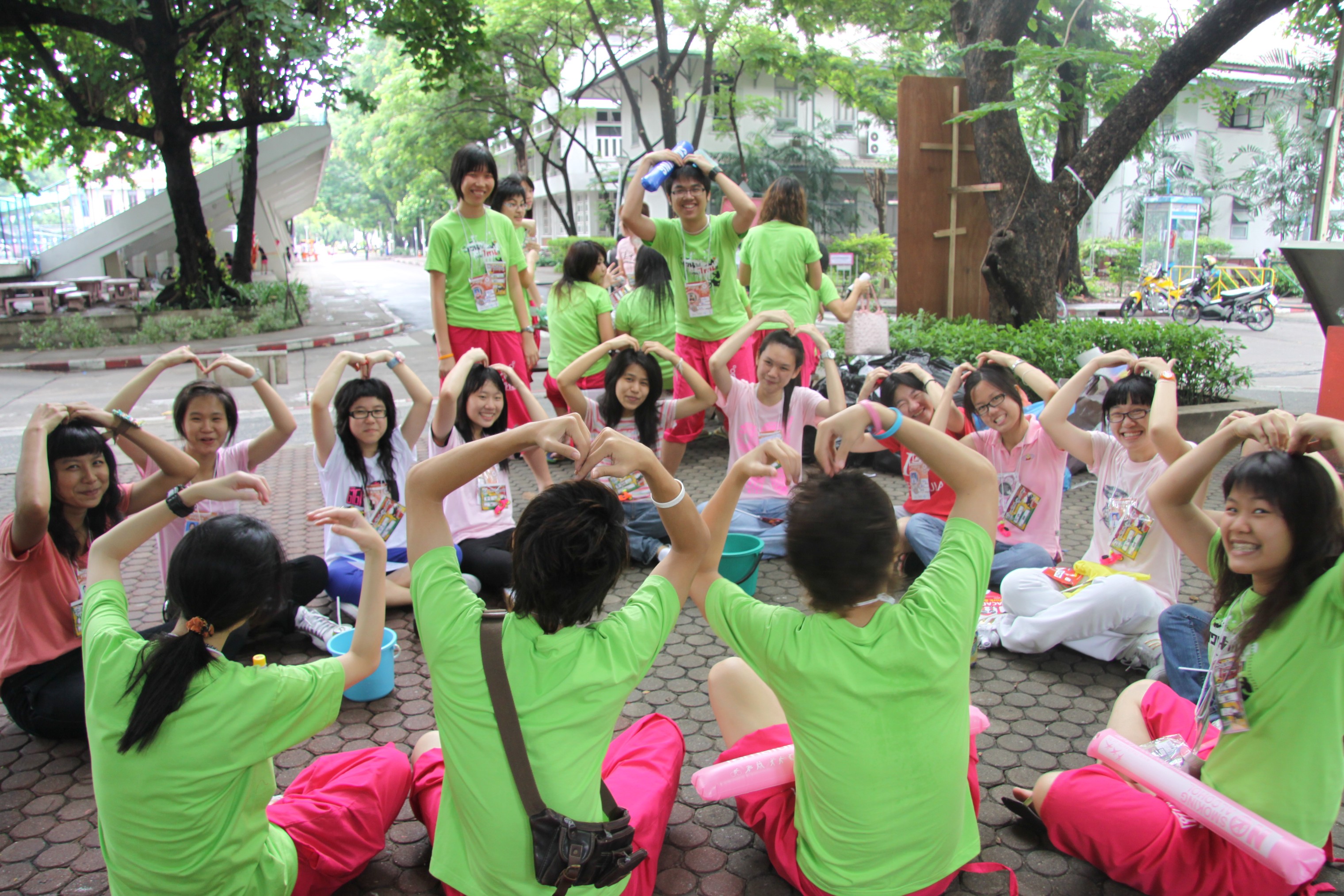 รับน้องเก้าใหม่
2009