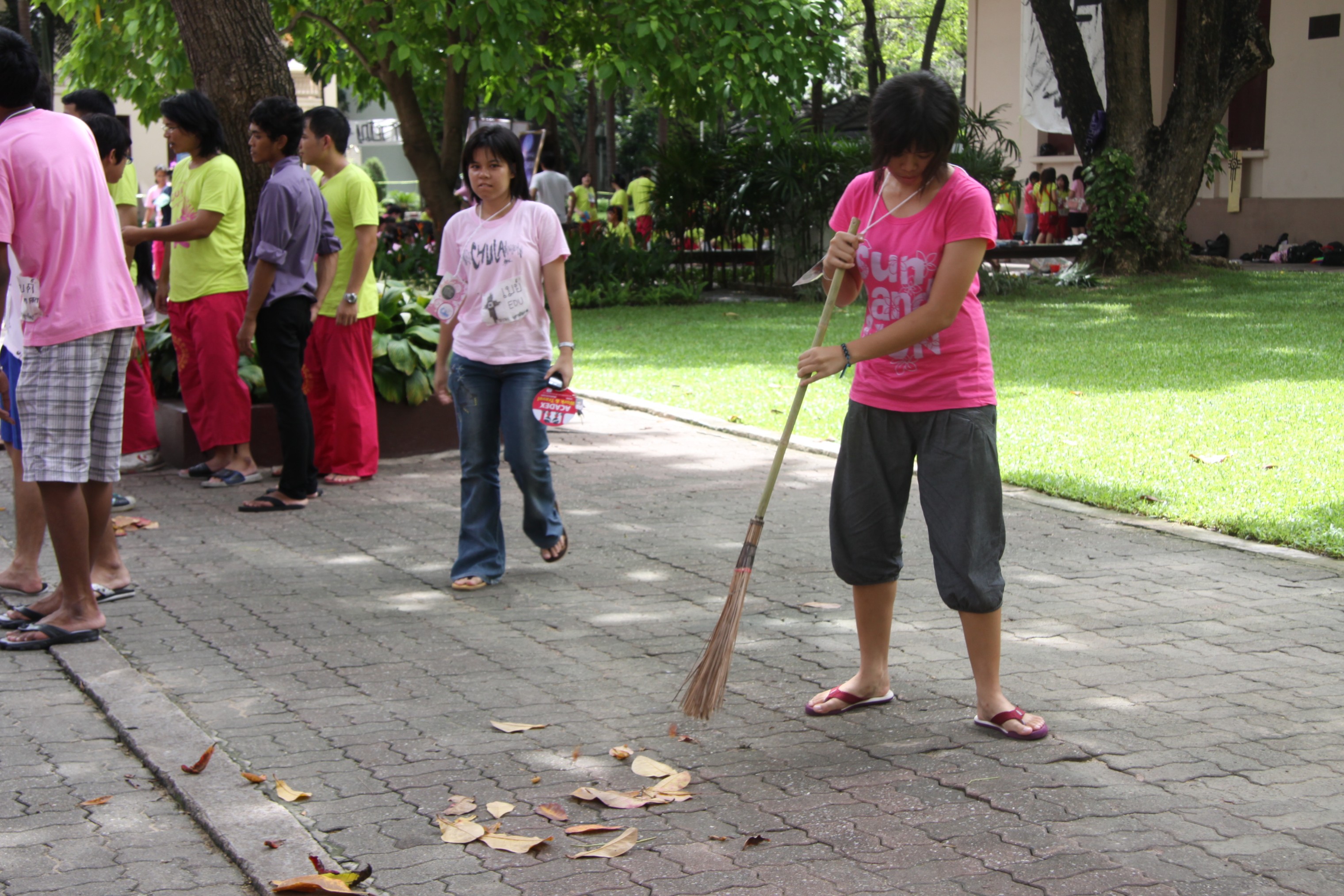 รับน้องเก้าใหม่
2009
