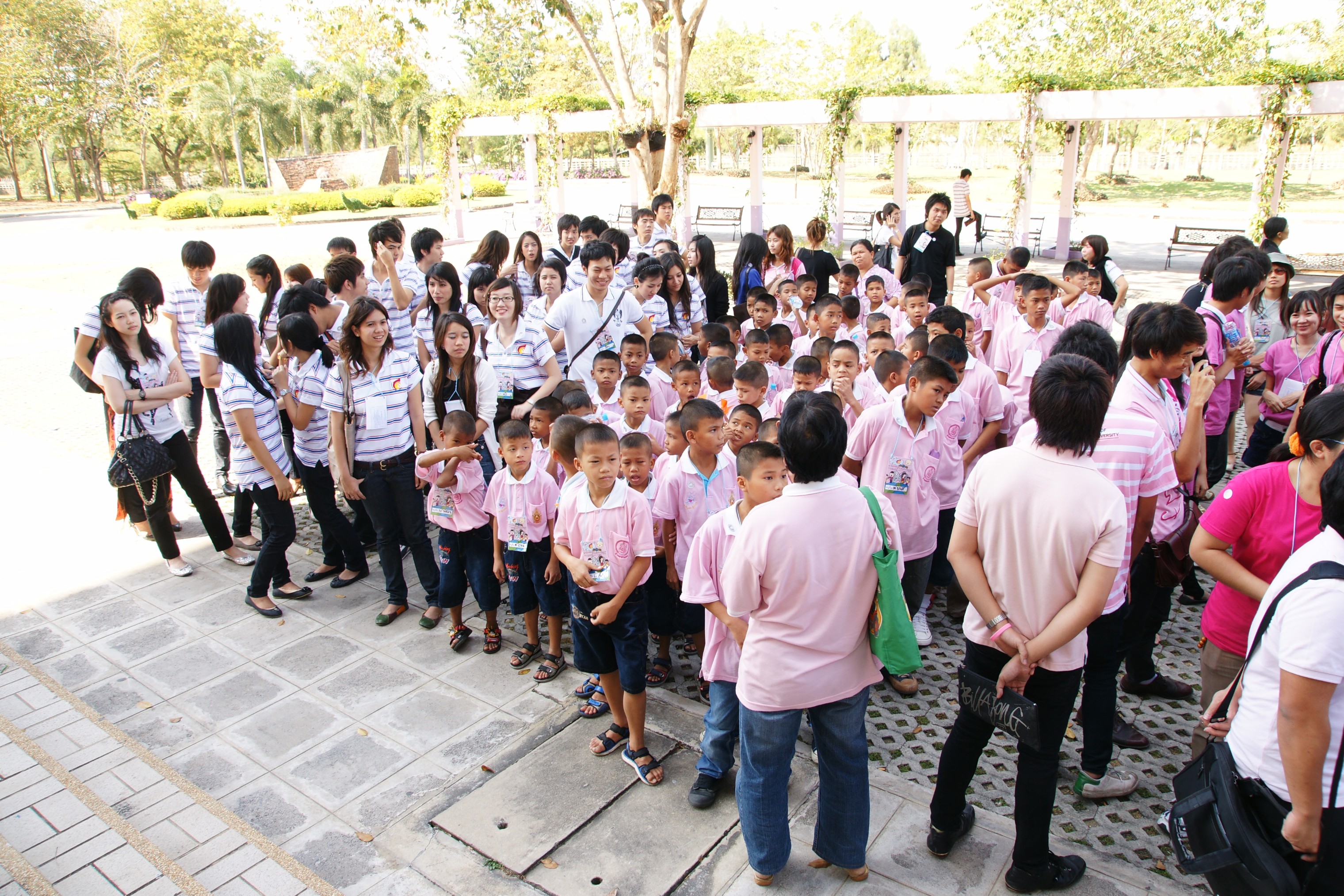 พาน้องท่องฝัน สานสัมพันธ์ผู้ดูเเล